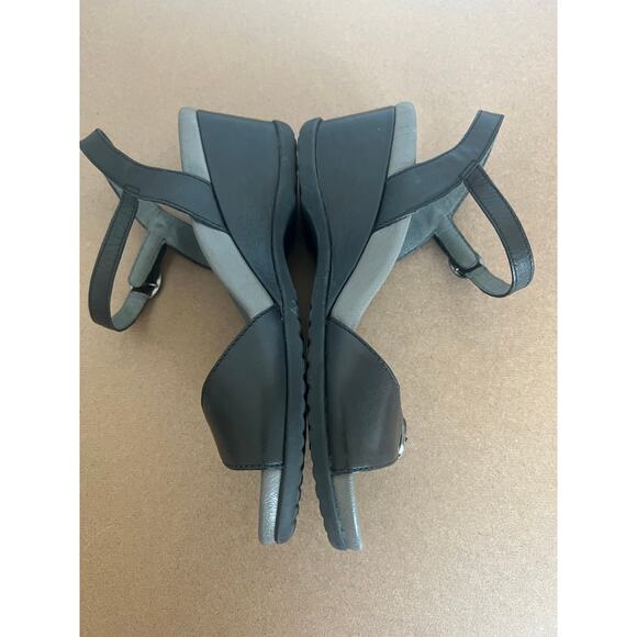 Dansko Arielle Gray/Black Leather Ankle Buckle Wedge Comfort Sandals US 8.5-9 - Picture 5 of 11